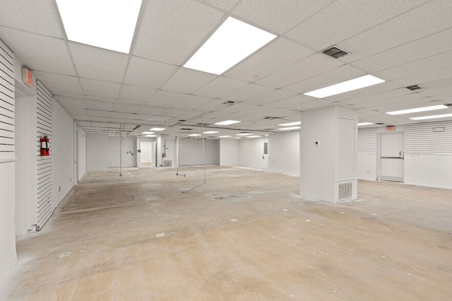 More Photos Of 90 Mary Esther Blvd, Mary Esther Freestanding For Lease