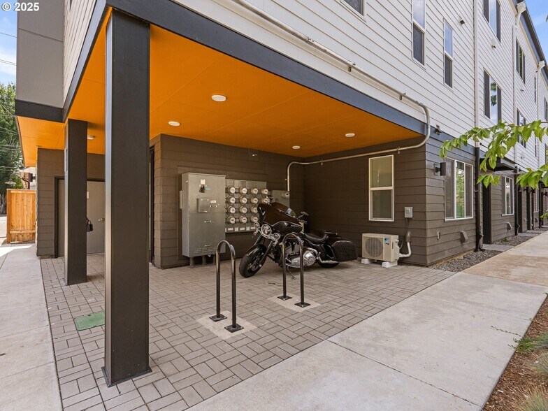 More Photos Of 11 NE 55th Ave, Portland Apartments For Sale