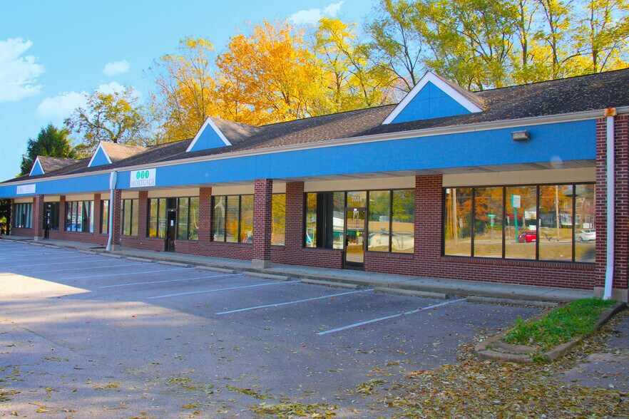 More Photos Of 7508-7514 Big Bend Blvd, Shrewsbury Office For Lease