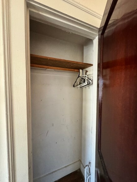 More Photos Of 102 Rowe Ave, Hartford Apartments For Sale