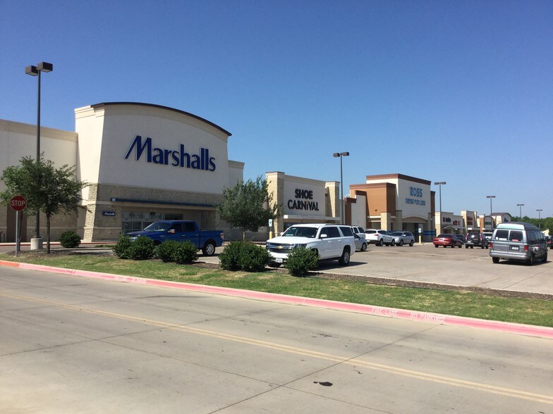 Primary Photo Of E Berry St, Fort Worth Unknown For Lease