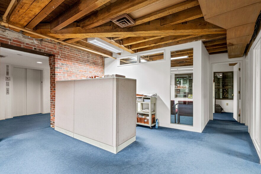 More Photos Of 21 Merchants Row, Boston Loft Creative Space For Sale