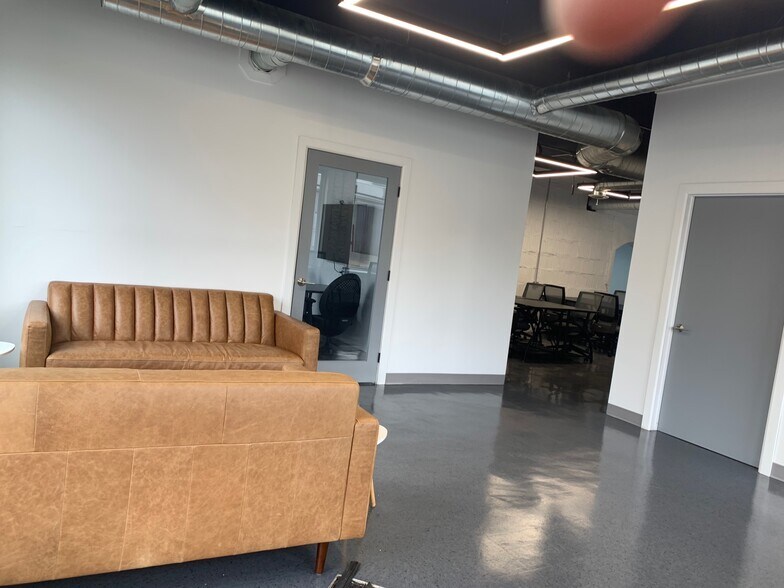 More Photos Of 196 Bay Ave, Highlands General Retail For Sale