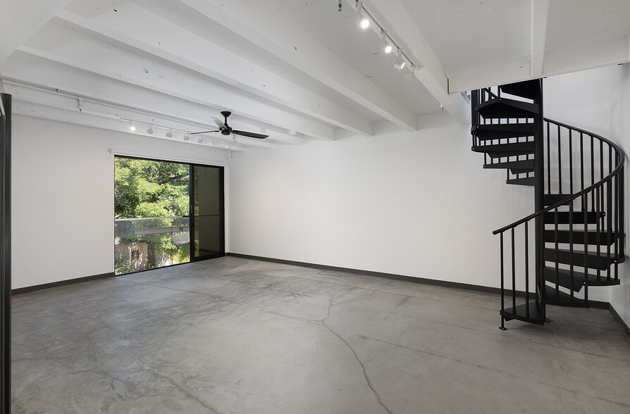 More Photos Of 20412-20432 Laguna Canyon Rd, Laguna Beach Office For Lease