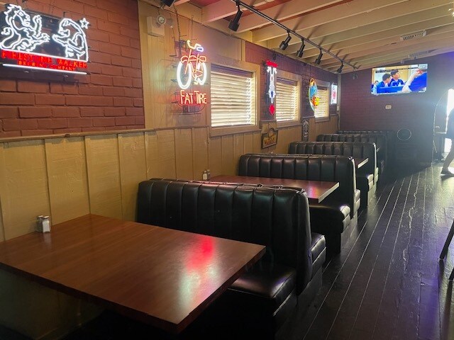 More Photos Of 2222 Wilshire Blvd, Santa Monica Restaurant For Lease