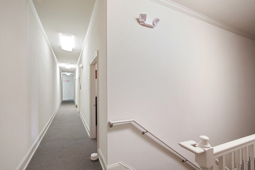 More Photos Of 7611 Maple St, New Orleans Loft Creative Space For Lease