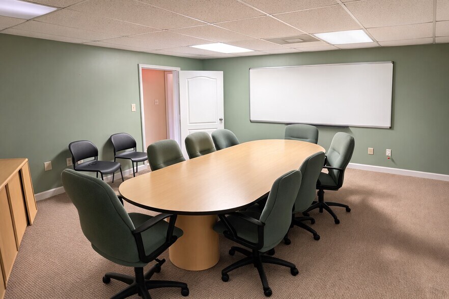 More Photos Of 3970 Dow Rd, Melbourne Light Manufacturing For Lease