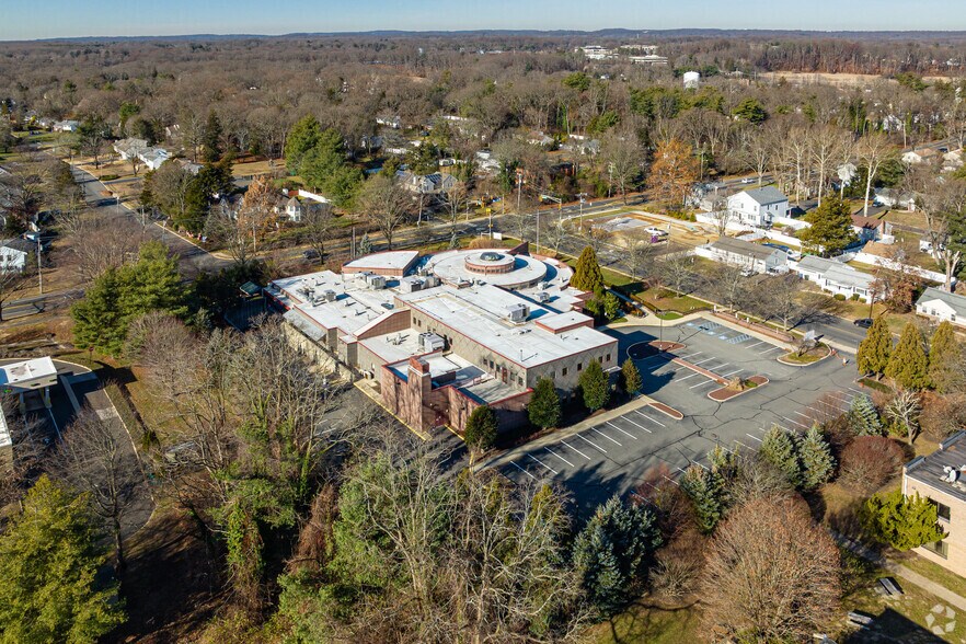 More Photos Of 197 Hance Ave, Tinton Falls Office For Sale