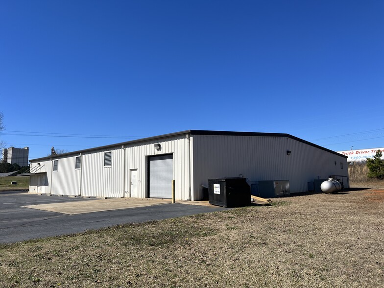 Primary Photo Of 140 Industrial Park Drive, Forsyth Industrial For Sale