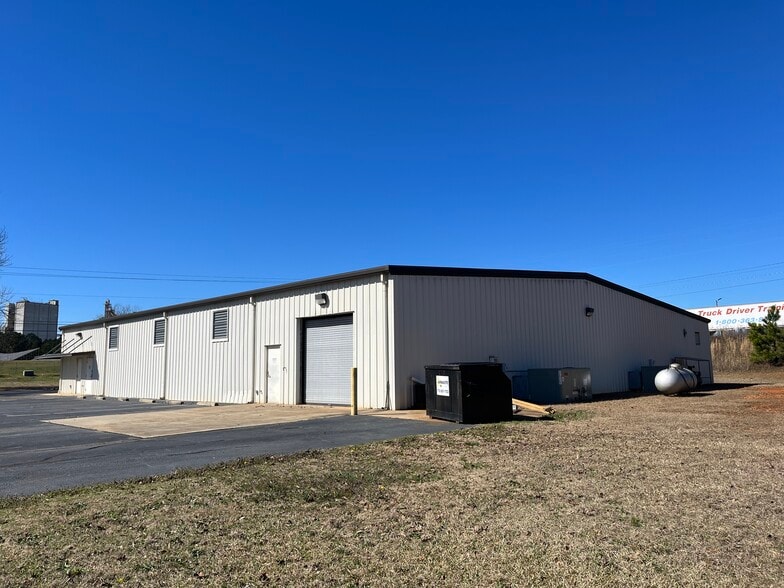 Primary Photo Of 140 Industrial Park Drive, Forsyth Warehouse For Sale