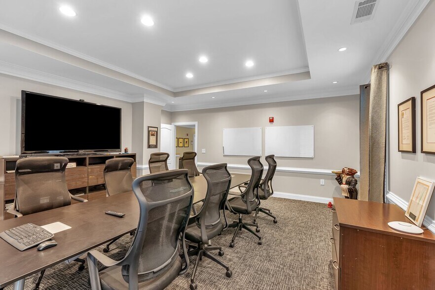 More Photos Of 3104 Creekside Village Dr NW, Kennesaw Loft Creative Space For Sale