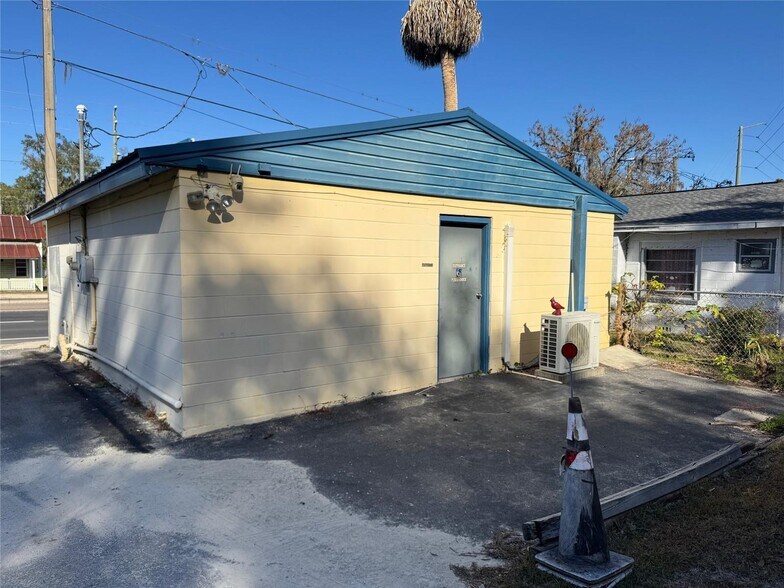 More Photos Of 11759 N Williams St, Dunnellon General Retail For Sale