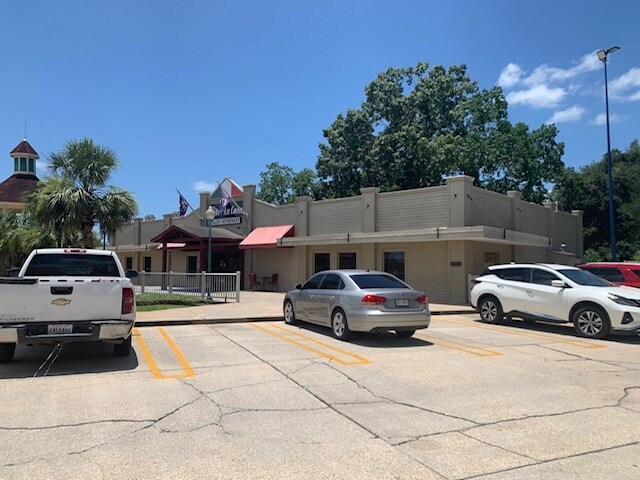 More Photos Of 100-225 N Lewis St, New Iberia Unknown For Lease