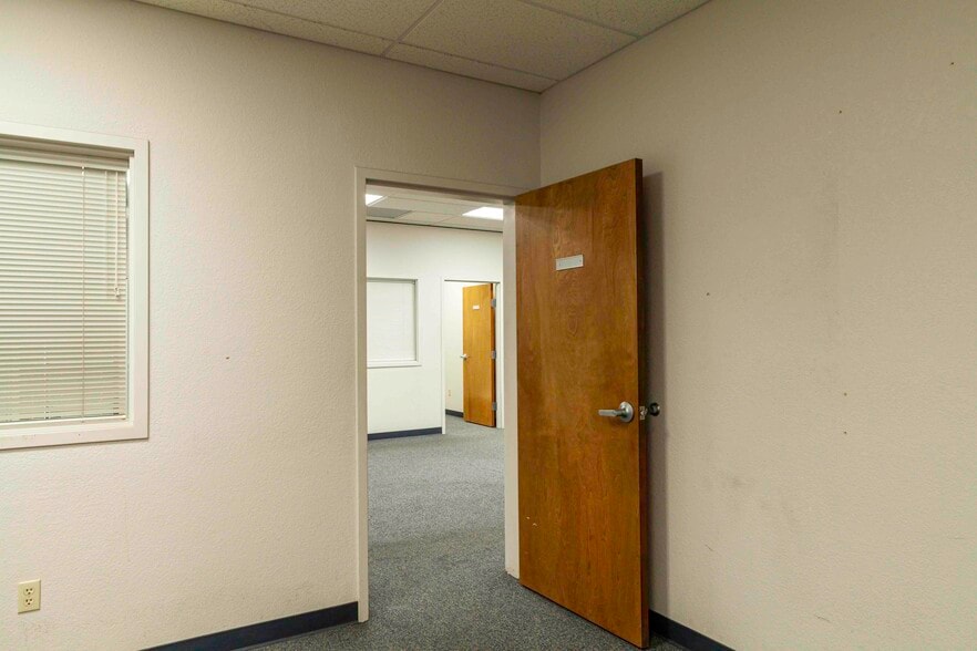 More Photos Of 600 S McClure Rd, Modesto Warehouse For Lease