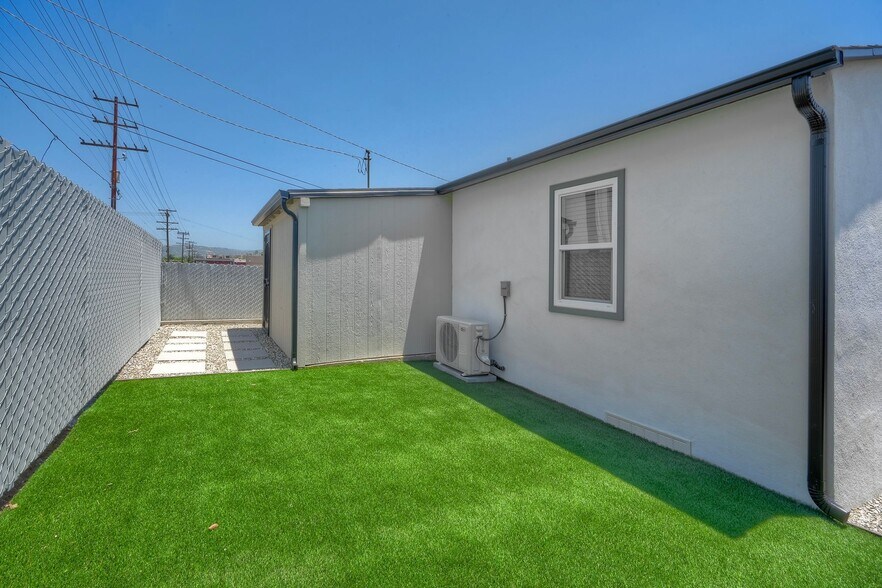 More Photos Of 1045 Main St, Ramona Freestanding For Lease