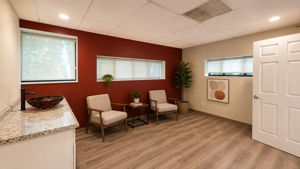 More Photos Of 56 Main St, Poughkeepsie Medical For Lease