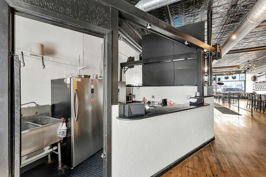 More Photos Of 119 S Calumet Ave, Chesterton Storefront Retail Residential For Lease