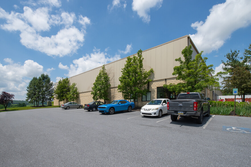 Primary Photo Of 9770 Commerce Cir, Kutztown Warehouse For Lease