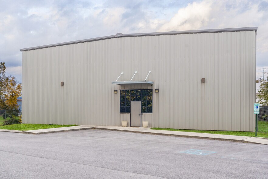 More Photos Of 2145 Chestnut St, Chattanooga Specialty For Lease