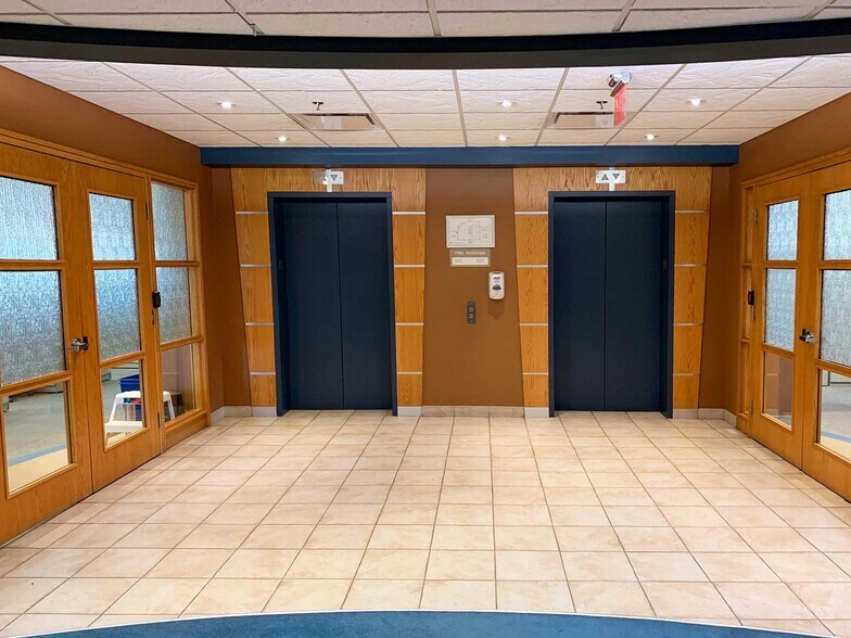 More Photos Of 2055 Albert St, Regina Office For Sale