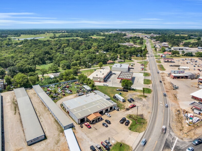 More Photos Of 475 W Commerce St, Fairfield Auto Salvage Facility For Sale