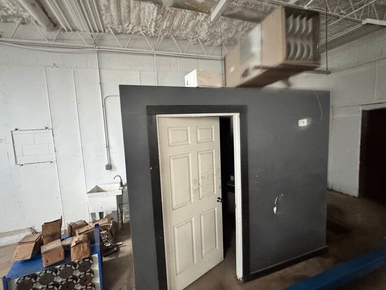More Photos Of 201 Farabee Dr S, Lafayette Warehouse For Lease