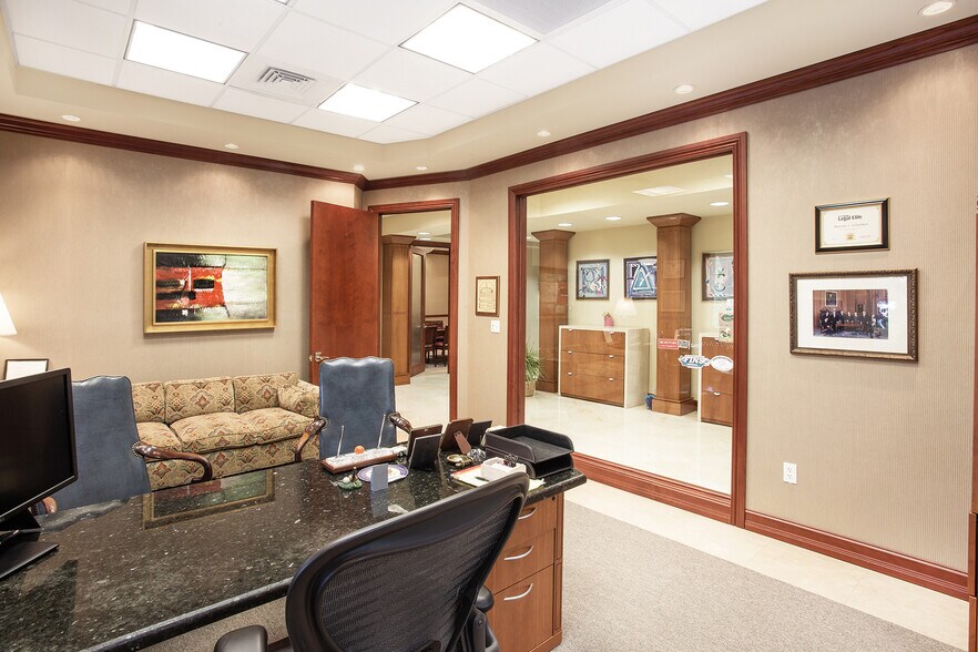 More Photos Of 2883 Executive Park Dr, Weston Office For Sale