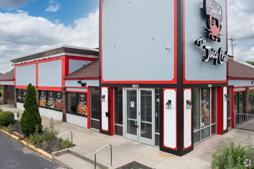 More Photos Of 11340 Princeton Pike, Cincinnati Restaurant For Lease