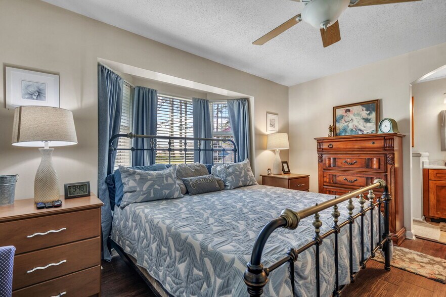 More Photos Of 695 Blue Jay Rd, Rincon General Retail For Sale