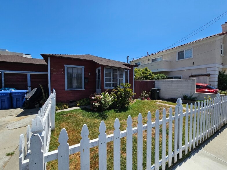 More Photos Of 2300 Artesia Blvd, Redondo Beach Storefront Retail Residential For Sale