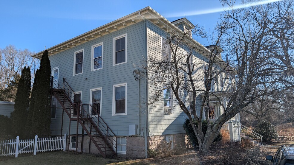 More Photos Of 28 School St, Branford Loft Creative Space For Lease