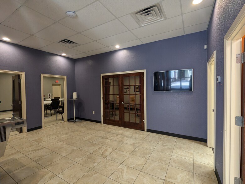 More Photos Of 5315 N Twin City Hwy, Nederland Warehouse For Sale