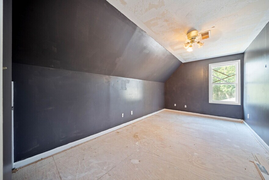 More Photos Of 341 Candler Rd, Atlanta General Retail For Sale