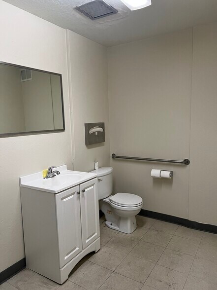 More Photos Of 1707 4th St, San Jose Showroom For Lease