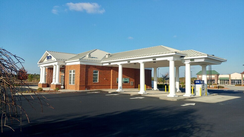 More Photos Of 925 Seaside Rd SW, Ocean Isle Beach General Retail For Lease