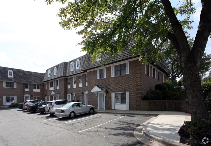 More Photos Of 9520 Marlboro Pike, Upper Marlboro Office For Sale
