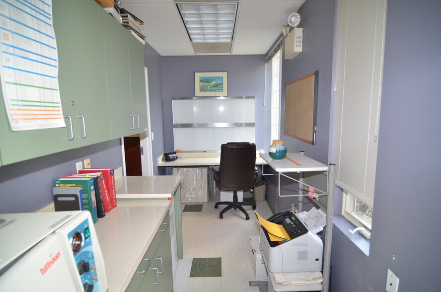 More Photos Of 611-624 Courtyard Dr, Hillsborough Medical For Sale