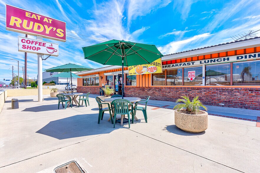 Primary Photo Of 558 E Anaheim St, Wilmington Restaurant For Sale