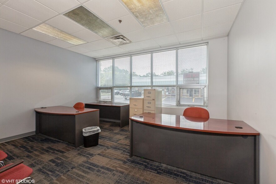 More Photos Of 4906 Main St, Lisle Office For Sale