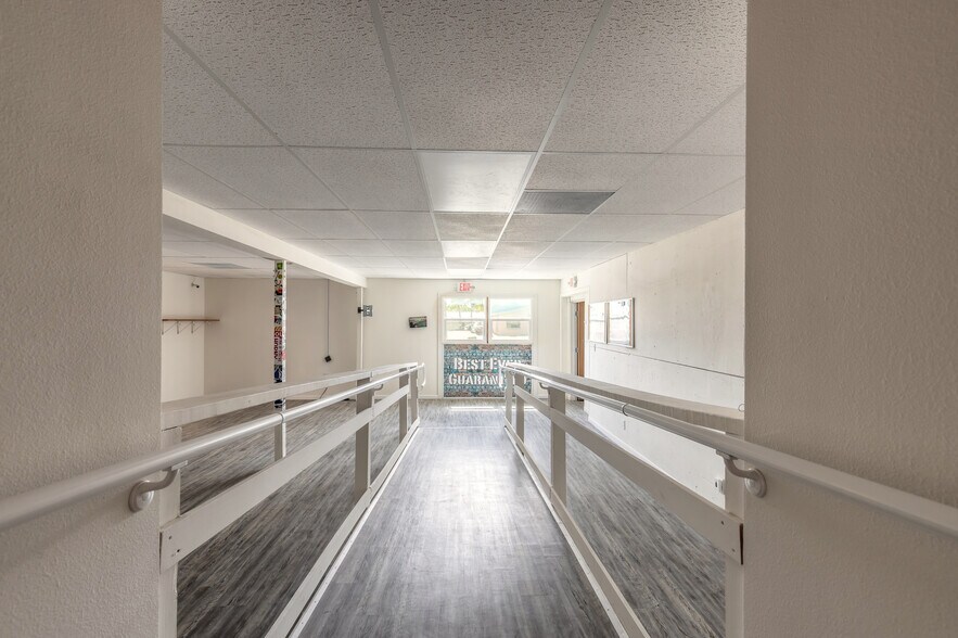 More Photos Of 529 Ridgewood Ave, Daytona Beach Freestanding For Lease