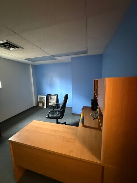 More Photos Of 6 Westbury Dr, Saint Charles Office For Lease