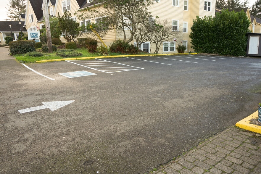 More Photos Of 2733 NW Highway 101, Lincoln City Restaurant For Sale