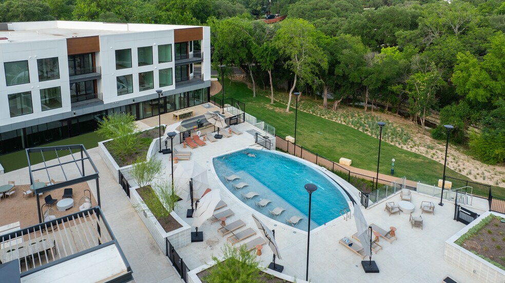 More Photos Of 2209 S First St, Austin Apartments For Sale