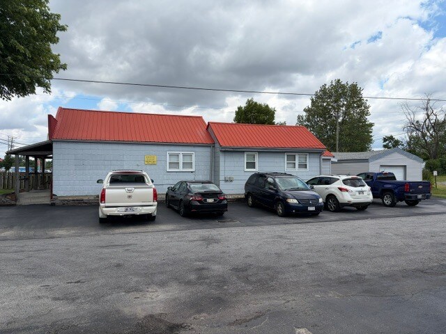 More Photos Of 1900 N West St, Lima Flex For Sale