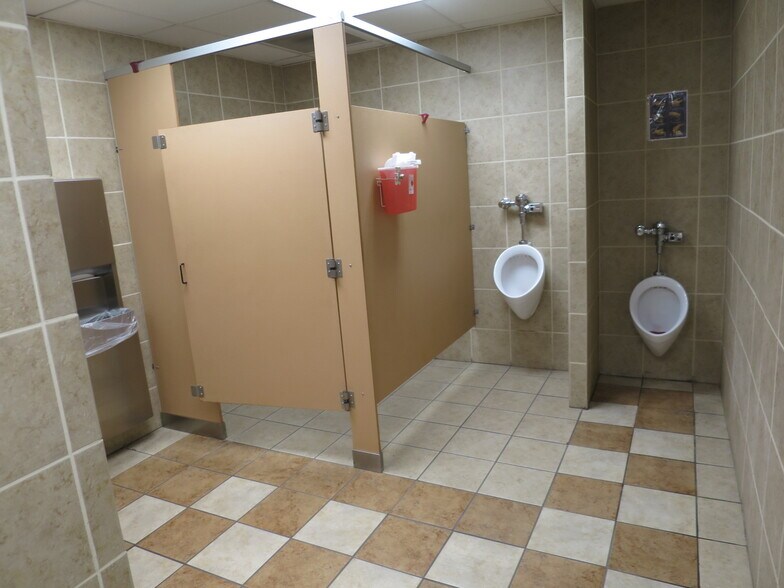 More Photos Of 3394 Winchester Rd, Memphis Warehouse For Sale