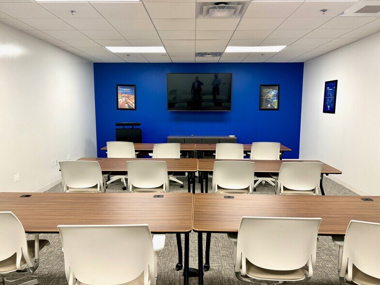 More Photos Of 5101 S Broad St, Philadelphia Office For Lease