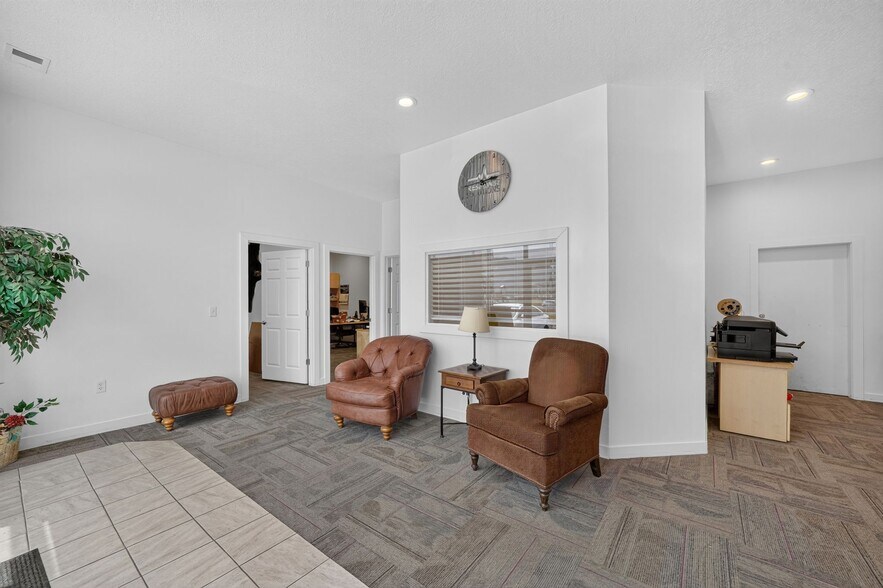 More Photos Of 79 W 3100 N, Hyde Park Flex For Sale