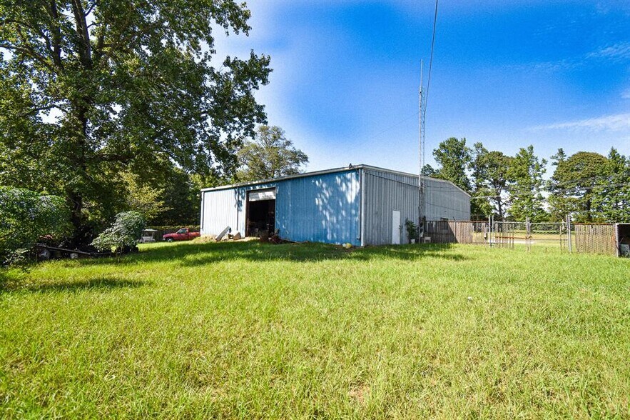 More Photos Of 150 Hill Ln, Coldspring Industrial For Sale