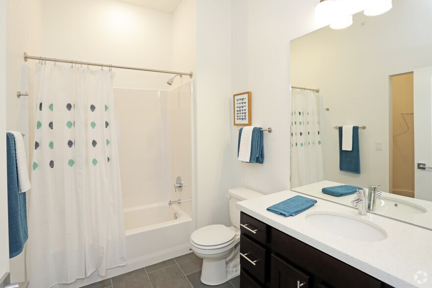 More Photos Of 1415 Cuming St NE, Omaha Apartments For Lease