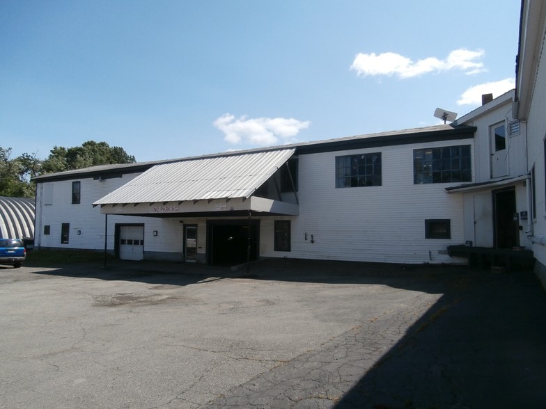 More Photos Of 19 Summer St, Dover-Foxcroft Auto Dealership For Sale